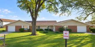 2-Bedroom, 1.5-Bath Duplex with Garage Gallery 1