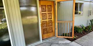 Convenient and Updated Townhouse Gallery 1