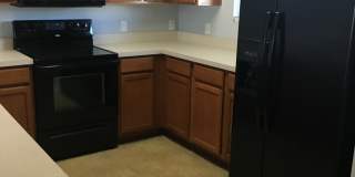 2 BEDROOM 2 BATH UNIT ON BOTTOM FLOOR Gallery 1