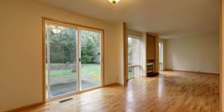 Bright spacious 4-bedroom 2.5 bath home in Bellevue Gallery 7