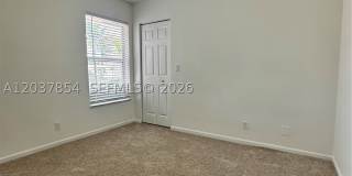 5541 NW 90th Ter Gallery 14