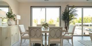 Ventana Gallery 64