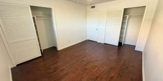 River Oaks Gallery 33