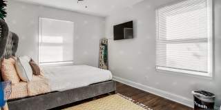 3-bedroom 3-bathroom w/a loft in historic Pendleton Heights! Gallery 12