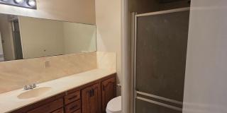 4-Bed, 2.5-Bath House w/2-Car Garage & Pool Gallery 18