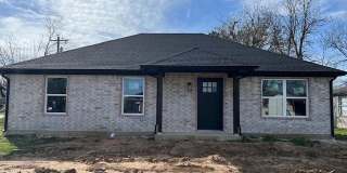 201 N Pecan Street Gallery 1