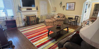Knoxville 37917 - Available Now! 2 bedroom, 1 bath home - Contact Lisa Vineyard 865-216-9334 Gallery 11