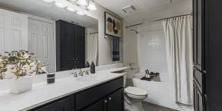 The Village at Bellaire Apartments Gallery 52