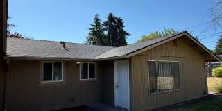 (473) Walnut Duplex - 2 Bedroom / 1 Bathroom (473) Walnut Duplex - 2 Bedroom / 1 Bathroom Gallery 1