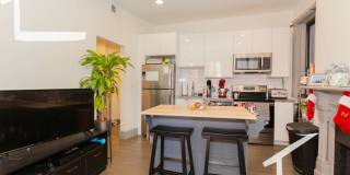 3 bed steps from Berklee Gallery 7