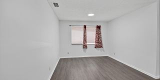 5530 Coach House Circle Gallery 8