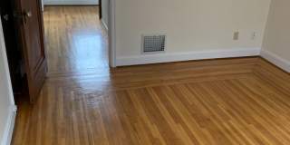 Lovely Two Bedroom Home on a Quiet Street Gallery 20