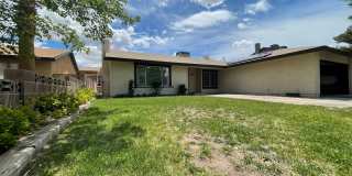 Single story 3 bedrooms 2 bathroom home located in Henderson Gallery 1