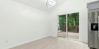 4bd/2.5ba Bellevue Home Gallery 19