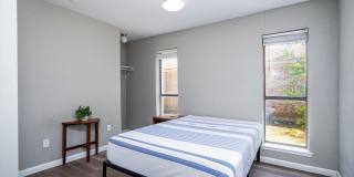 949 Kenwood Drive Gallery 25