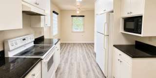 Quaint Home in Desirable Midtown Neighborhood! Gallery 10