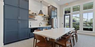 HōM at River Hills Gallery 12