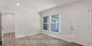 Beautifully Remodeled Single Family Home with Pool Gallery 33
