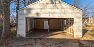 Beautiful Brookside duplex unit - NO PETS Gallery 34