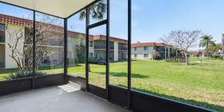 Must see 1st floor, end unit with lots of natural light in St Lucie Gardens. Gallery 20