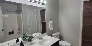 Fully Furnished 4BR Home with Fenced Yard & 2-Car Garage in Stoneburrow Gallery 18