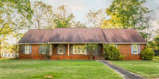 Spacious 3 Bed / 2 Bath Home in Conyers – 3301 Sams Way Gallery 1