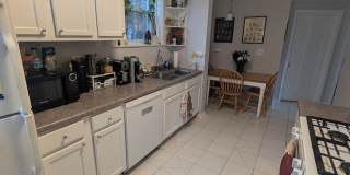 2344 W Barry Avenue Gallery 11