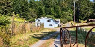 Country Living just Minutes from Eureka! Gallery 1
