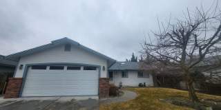 Large 4 bedroom house! 1551 Rolling Hills in Carson City Gallery 1