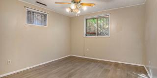 Great house near UCCS with 2x kitchen and 2x laundry! Gallery 20
