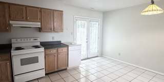 Cozy Townhome By the Beach! Gallery 5