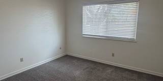 Charming 3 bedroom 2 bathroom home located in Hanford Gallery 19