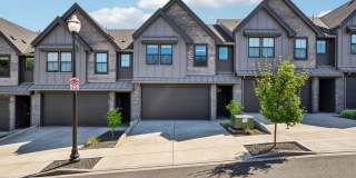 Luxury Townhome for Lease at the Courtyards at Hidden Crest - 7017 NE 132nd Way Gallery 1