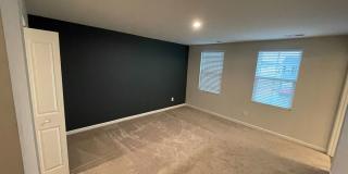 Room in 4 Bedroom Home at Bent Willow Dr Gallery 43
