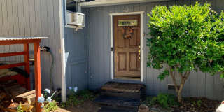 Charming 2BR House in Tuolumne Gallery 1