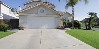 Charming 4-Bedroom Home in the Riverlakes Community Gallery 1