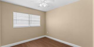 1833 Jackson Avenue Gallery 20