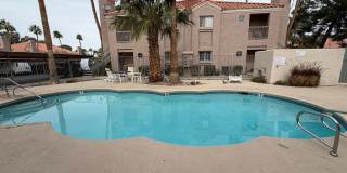 BEAUTIFULLY UPGRADED CONDO - SPACIOUS 2 BEDROOM, 2 BATH TOP FLOOR IN PRIME LAS VEGAS LOCATION Gallery 1