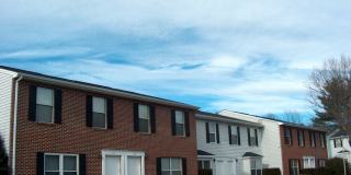 4 Bedroom 2.5 Bath Townhouse 4 Bedroom 2.5 Bath Townhouse Gallery 1