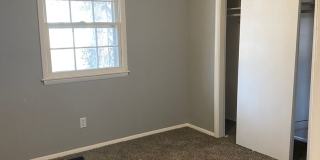 3 bedroom/1.5 bathroom house/2 car garage Gallery 9