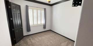 Elegant Desert Retreat – 3+ Bedroom Home with Pool in Mountain’s Edge Gallery 11