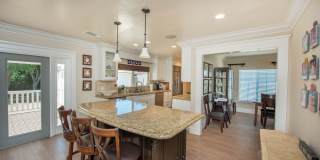 Private Newport Beach Cul-de-Sac Home Gallery 16