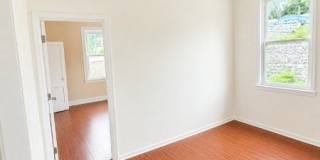 137 Hammond Ave Gallery 24