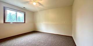3 Bedroom Home in Maple Grove Gallery 16