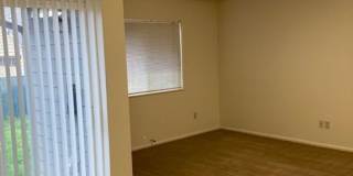 (SAM 4) 2793 S Cloverleaf Loop - 3 bdrm / 1.5 Bath Duplex Gallery 8