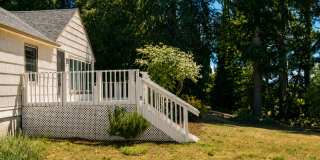 COLUMBIA RIVER Waterfront Home with Access on 1.5 Acres Gallery 7