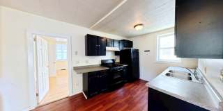 4-Bed Farmhouse Minutes from UVM Campus (30 Chase St) Gallery 11