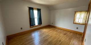 910 Union SE - Water included, Washer/dryer hook-up, Off-street parking. Gallery 10