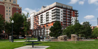 Radius Uptown Apartments Gallery 2