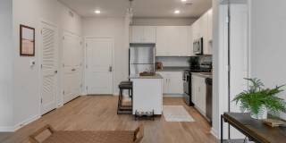 The View on Collins Apartments Gallery 6